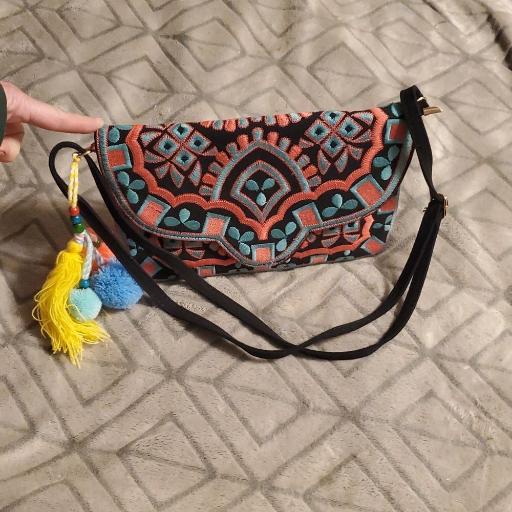 BAM FOREVER Crossbody Boho  Embroidery pattern  Purse Tassell  Removable Strap